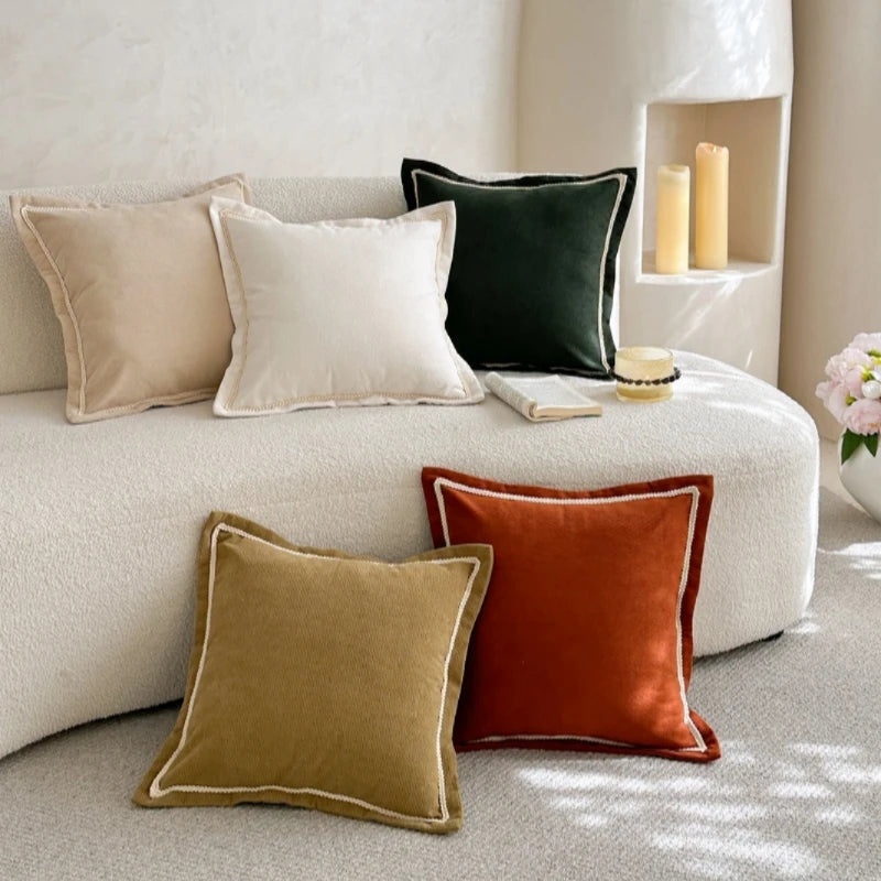 Almofada Decorativa de Veludo Micro Ondulado com Borda Dupla Franzida e Acabamento Trançado, Macia e Resistente à Sujeira para Sofá e Cama