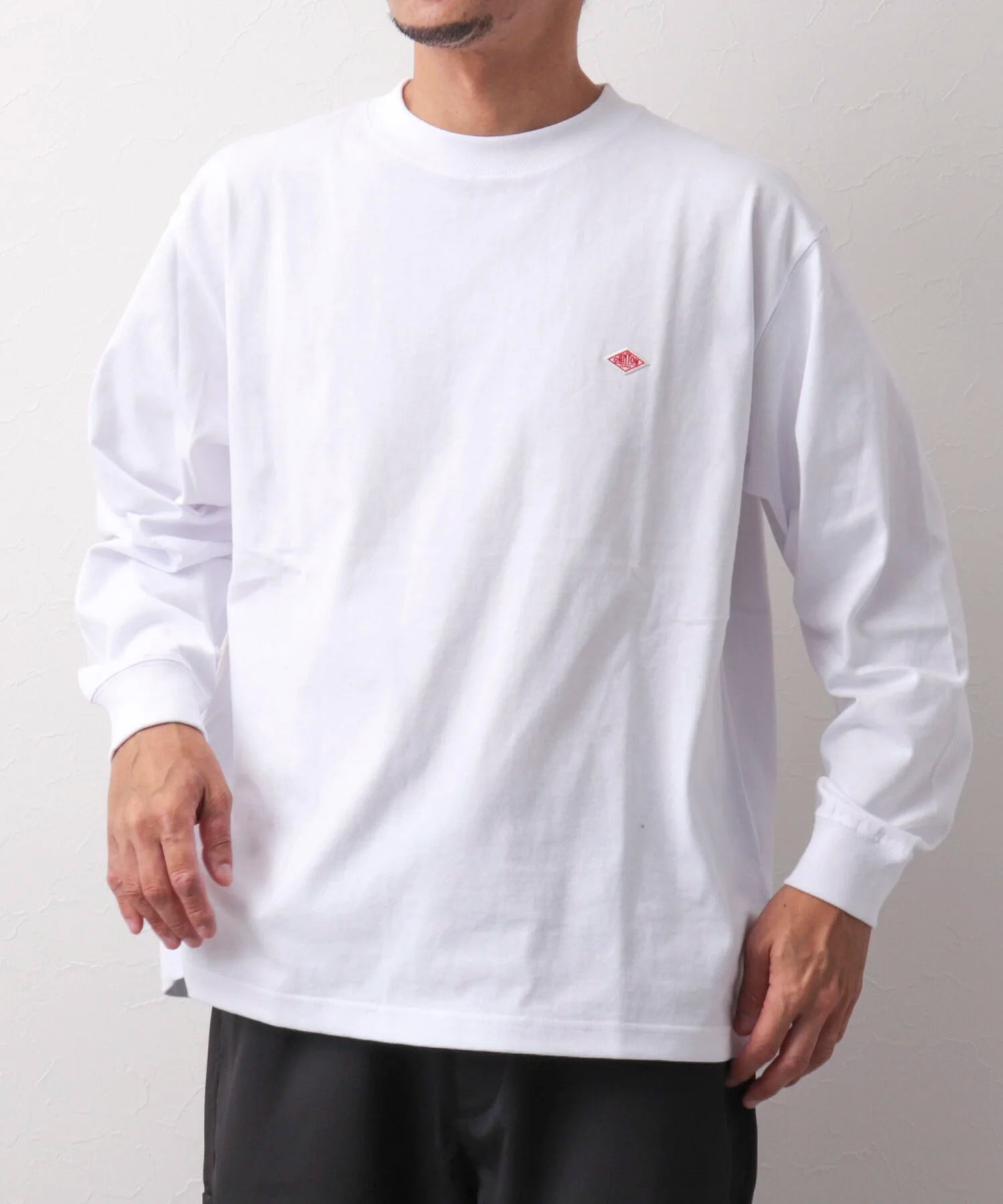 Primavera exportada para o japão estilo clássico moda sólida simples solta manga longa camiseta de algodão topo homem pequena ícone bordado t