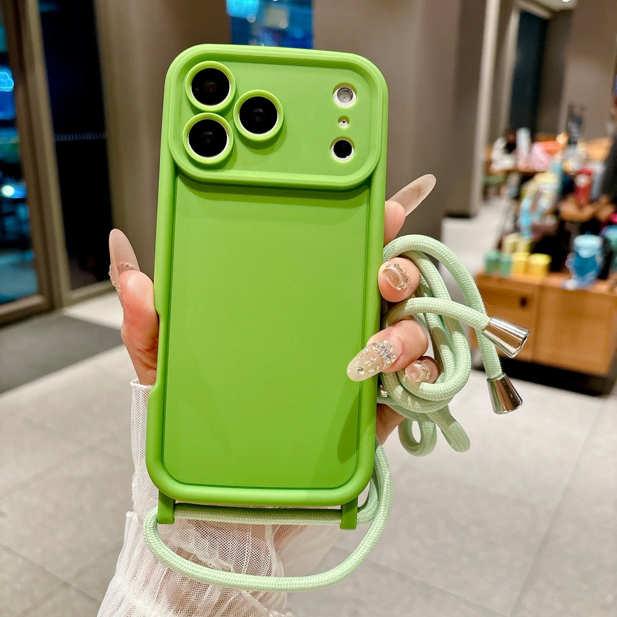 Capa de Celular para iPhone 17 16 15 14 13 12 11 Pro Xs Max 7 8 Plus 16e 17e com Alça Ajustável Transversal e Cordão, Capa Macia