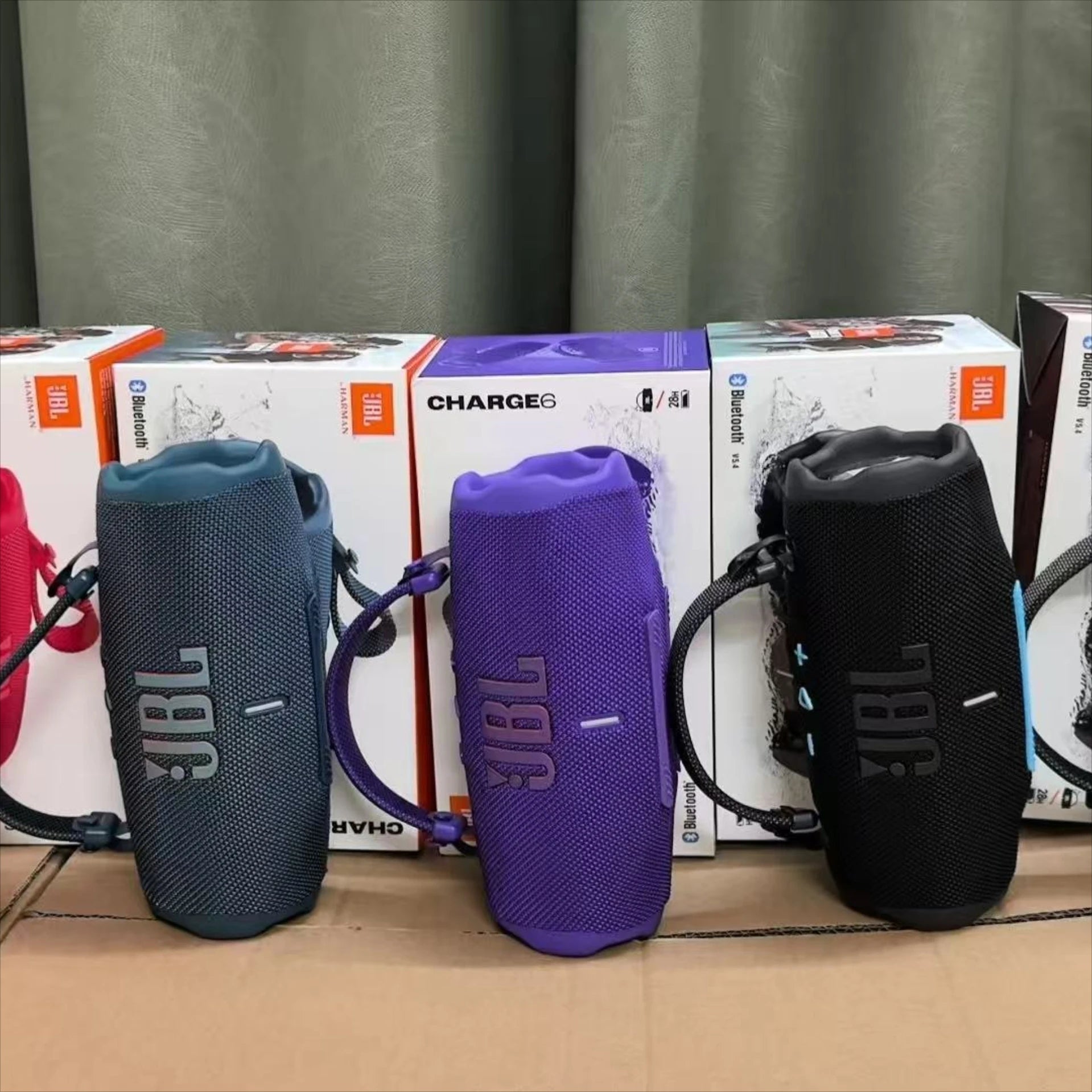Caixa de Som Bluetooth Portátil JBL Charge 6 FLIP6 à Prova d'Água IPX7 com Som Estéreo e Tweeter Independente