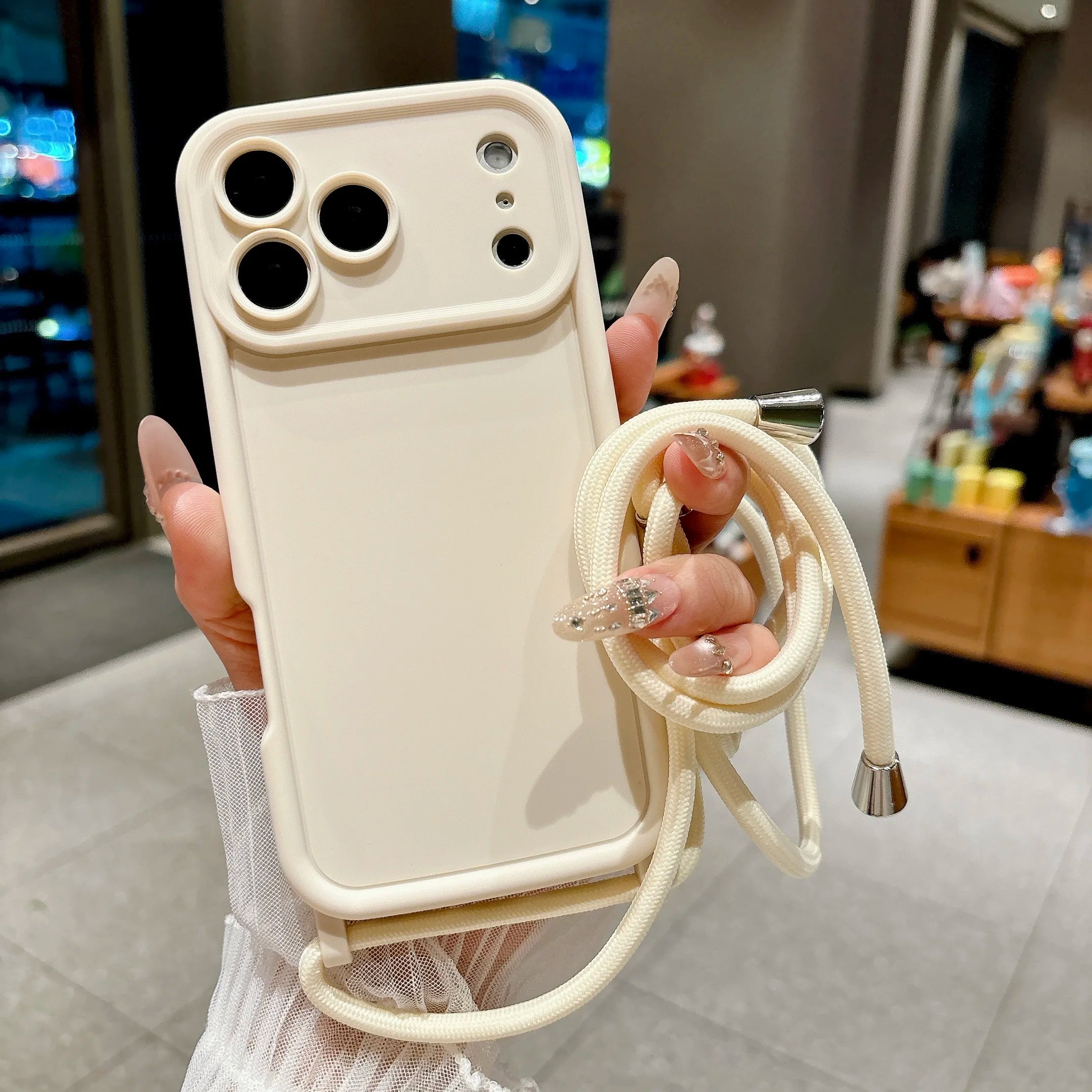 Capa de Celular para iPhone 17 16 15 14 13 12 11 Pro Xs Max 7 8 Plus 16e 17e com Alça Ajustável Transversal e Cordão, Capa Macia