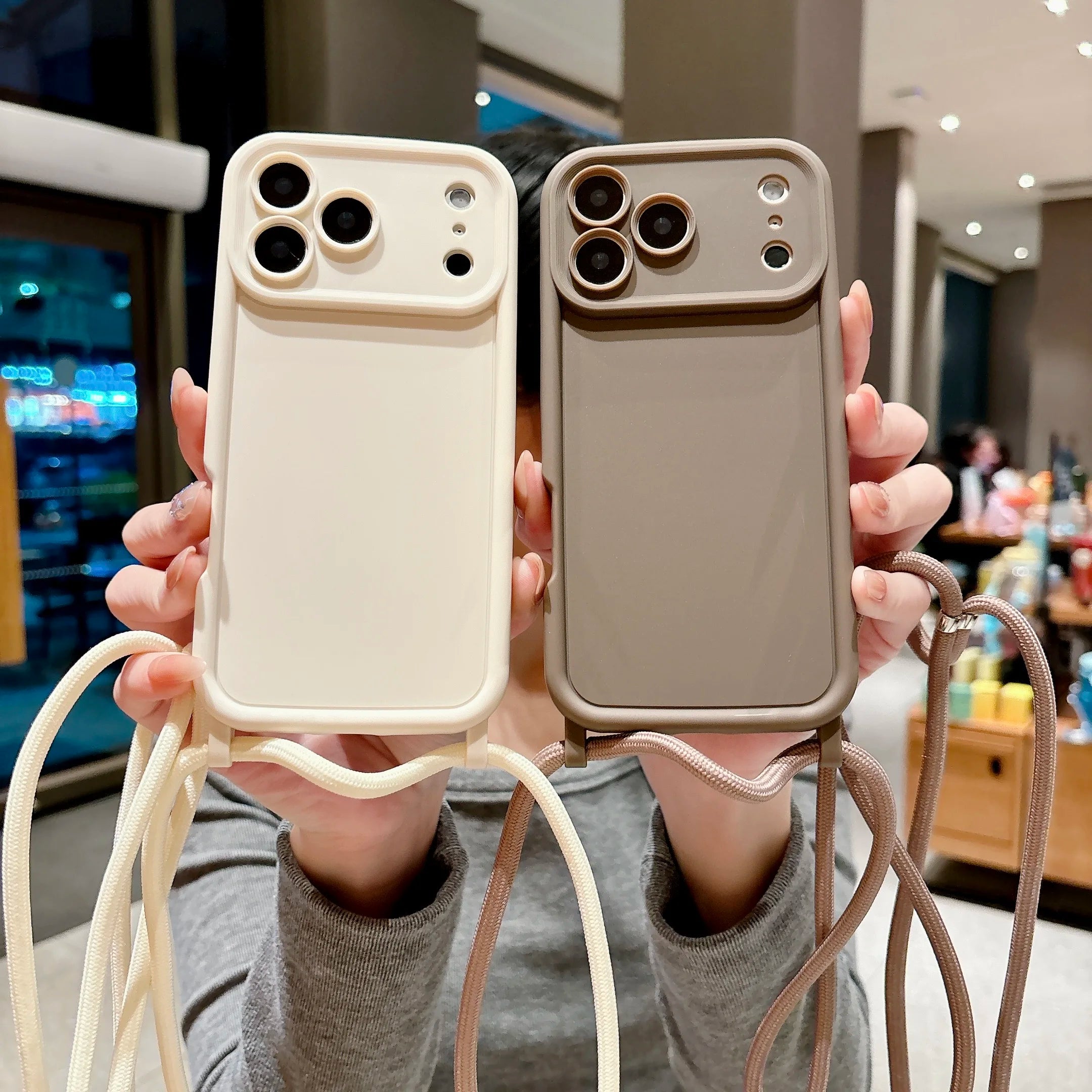 Capa de Celular para iPhone 17 16 15 14 13 12 11 Pro Xs Max 7 8 Plus 16e 17e com Alça Ajustável Transversal e Cordão, Capa Macia