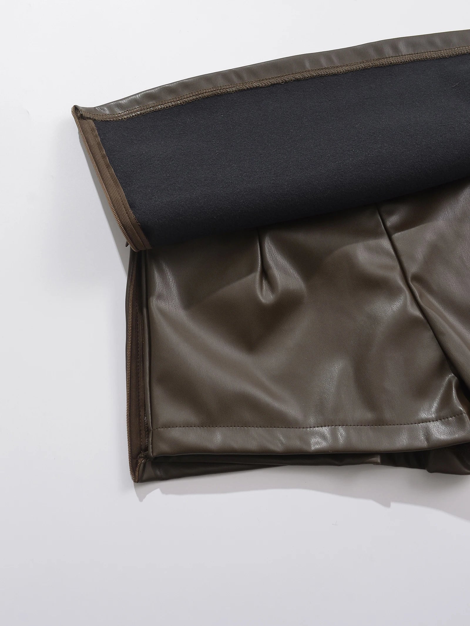 Mini saias de couro falso elegante moda coreana preto saias do plutônio para mulher saia de cintura baixa zip up saia dividida com shorts marrom
