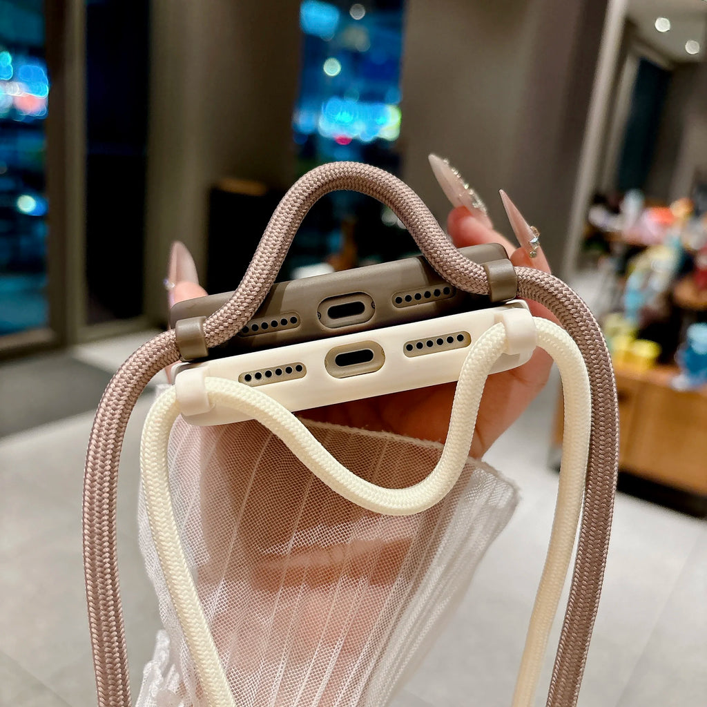 Capa de Celular para iPhone 17 16 15 14 13 12 11 Pro Xs Max 7 8 Plus 16e 17e com Alça Ajustável Transversal e Cordão, Capa Macia